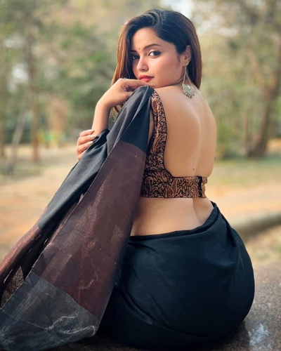 call girls back side saree