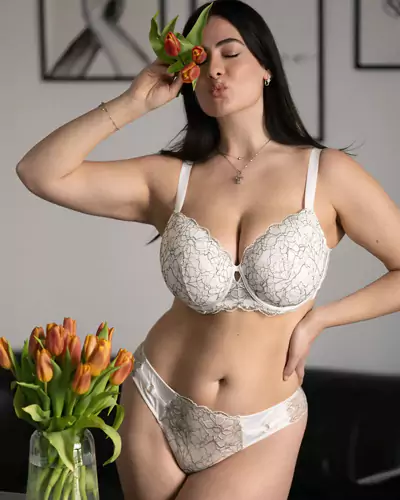 Aaradhya Russian escorts