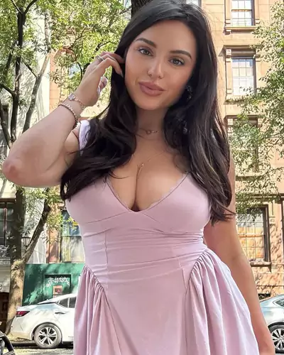 Anya Independent Busty Escorts
