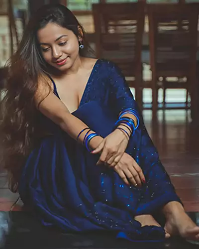 Bhumi Housewife Call Girl