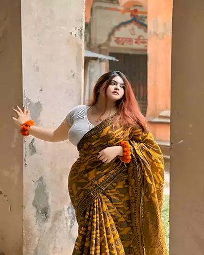 Hina Housewife Call Girls