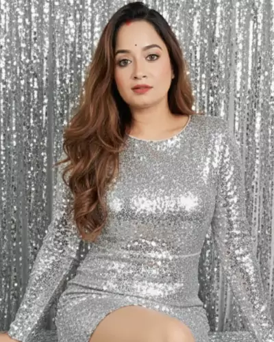 Misty Bengali Housewife Escorts