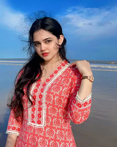 Naina Call Girl