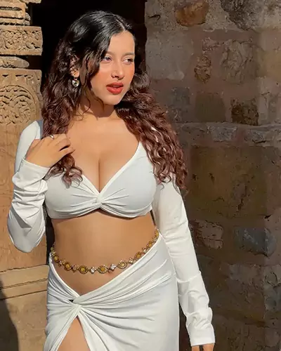 Rimi Sexy Model Escorts