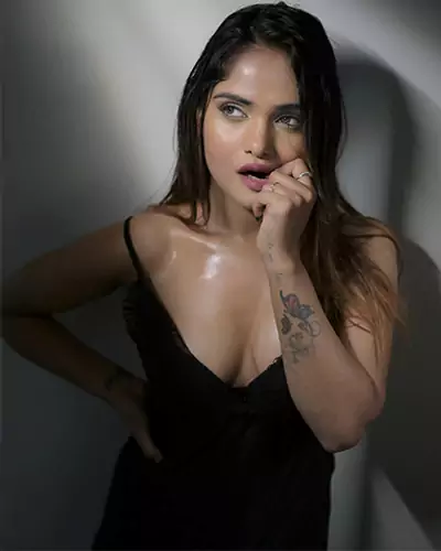 Aditi Sexy Female Escorts