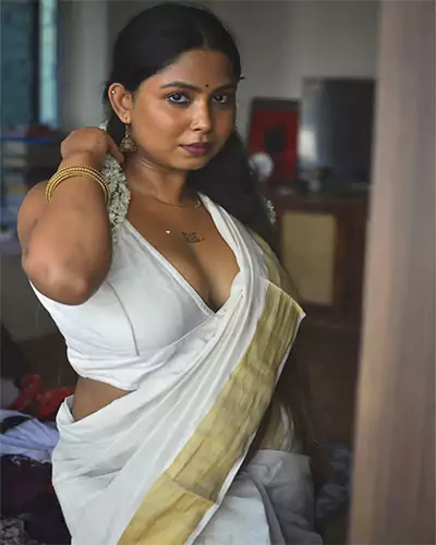 Gungun Bengali Housewife Escorts