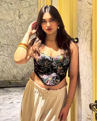 Indu Independent Housewife Escorts