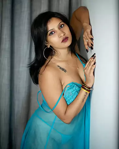 Monika Housewife Escort