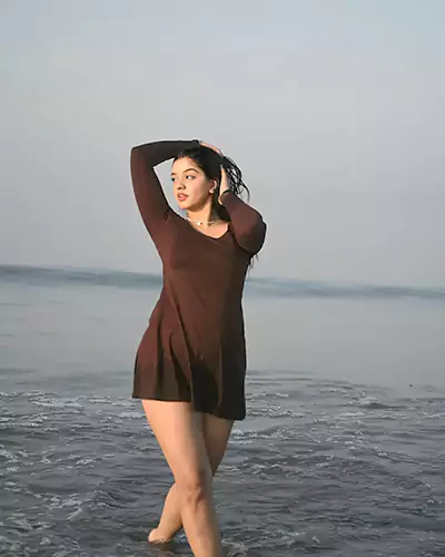 Rakhi Female Escorts in Beach